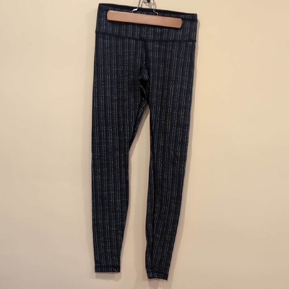lululemon athletica Green and Blue Leggings with Stretch Fit